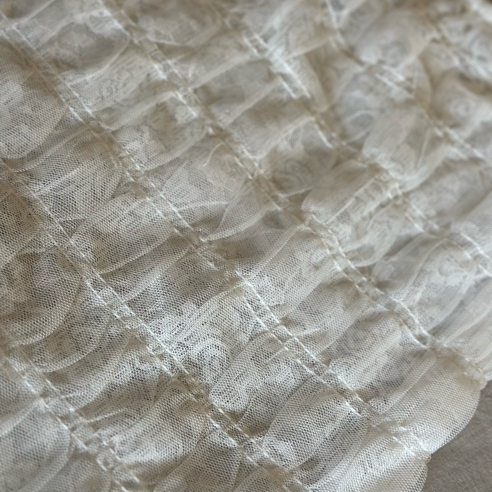 Lace top - Picture 3 of 4